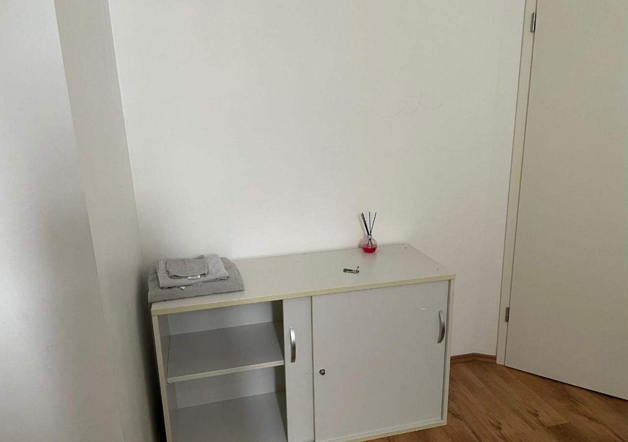 Le Wolf - 1 Chambre Privee Dans Un Appartement - 5Mn Tram Du Centre Ville - 15Mn Tram Gare Tgv Mulhouse - Wifi - Parking Exterior foto